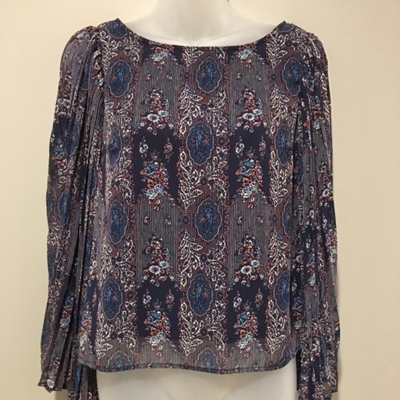 Fire Los Angeles bell Sleeve Top Size S - Picture 1 of 6